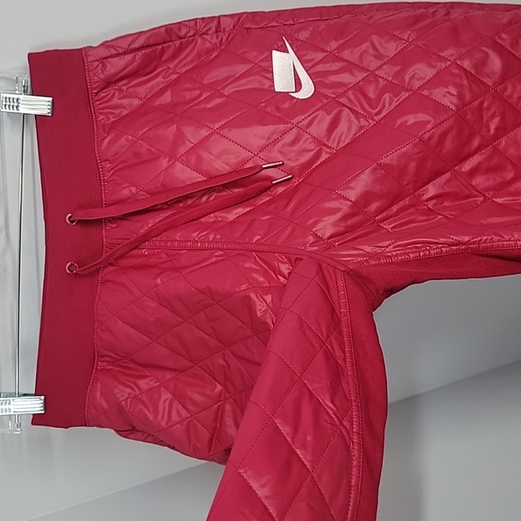 CJ6256-620 NIKE Red berry Quilted Jogger Pants - Picture 4 of 9